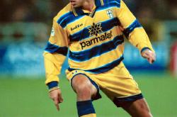 竞猜-意甲日本球员(日本男足意大利)